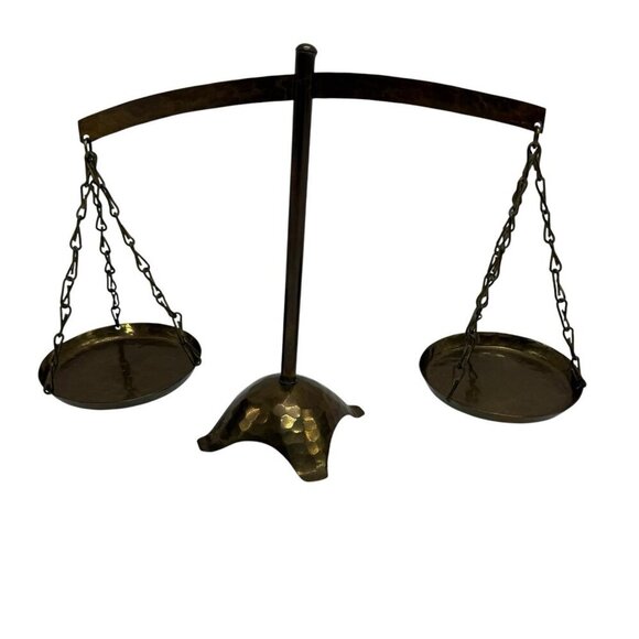 Vintage Hammered Brass Balance Decorative Scale Balance - Picture 2 of 10